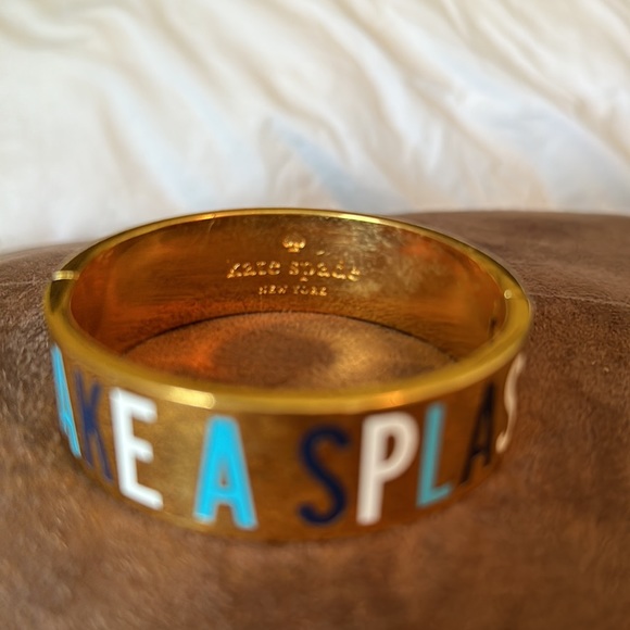 Kate spade Make A Splash idiom bangle bracelet with dust bag Excellent condition - Picture 3 of 7